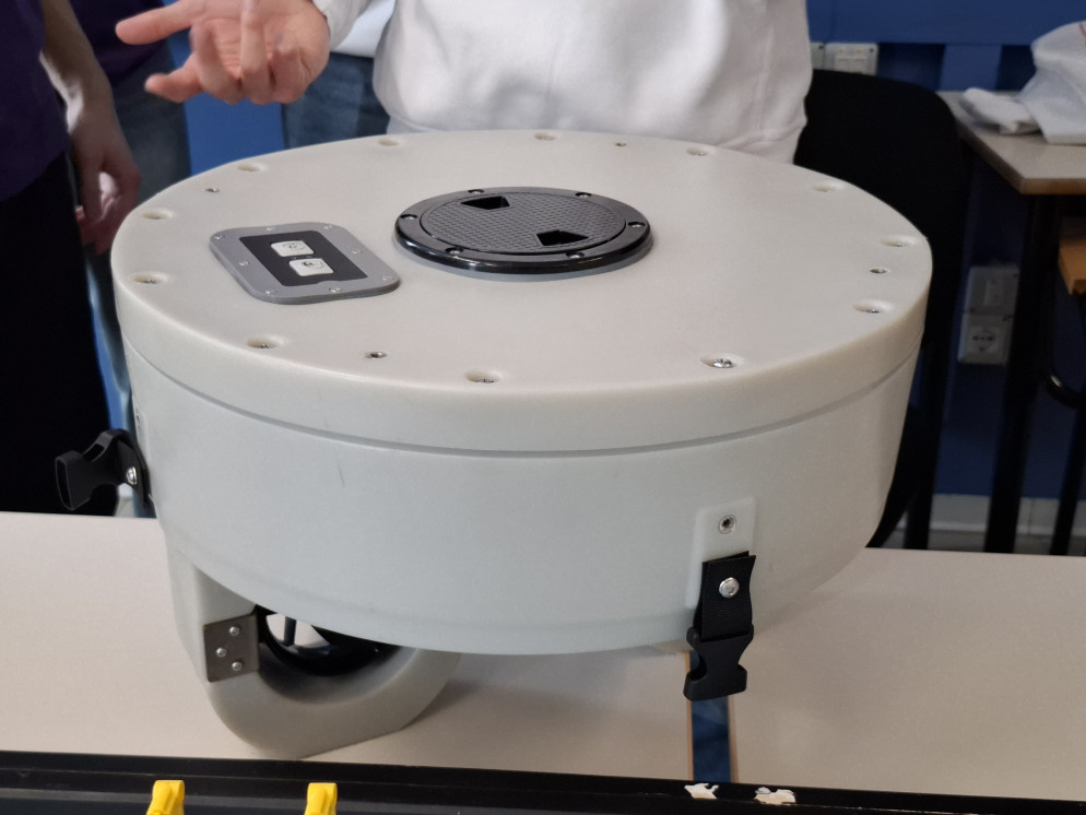 Con l'invenzione di questa boa "gentile", che non rovina i fondali marini, i ragazzi si sono aggiudicati la qualificazione alle finali internazionali di robotica della FIRST® LEGO® League